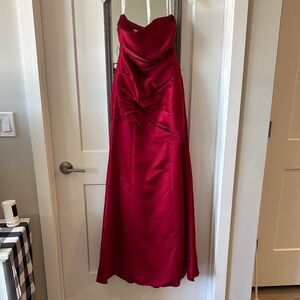 David’s bridal Elegant Red Strapless Gown size 4